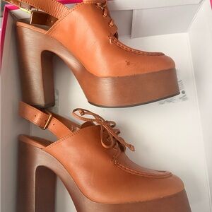 Vince Camuto Tan Platform Oxford Heels